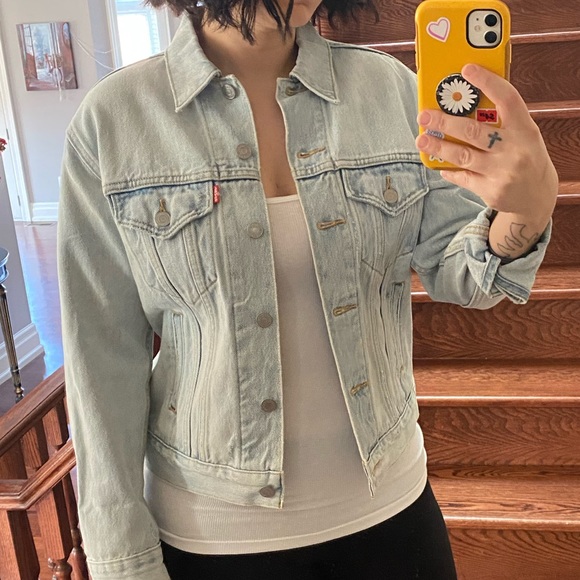 NWOT Levi’s washed denim jean jacket - Picture 6 of 6